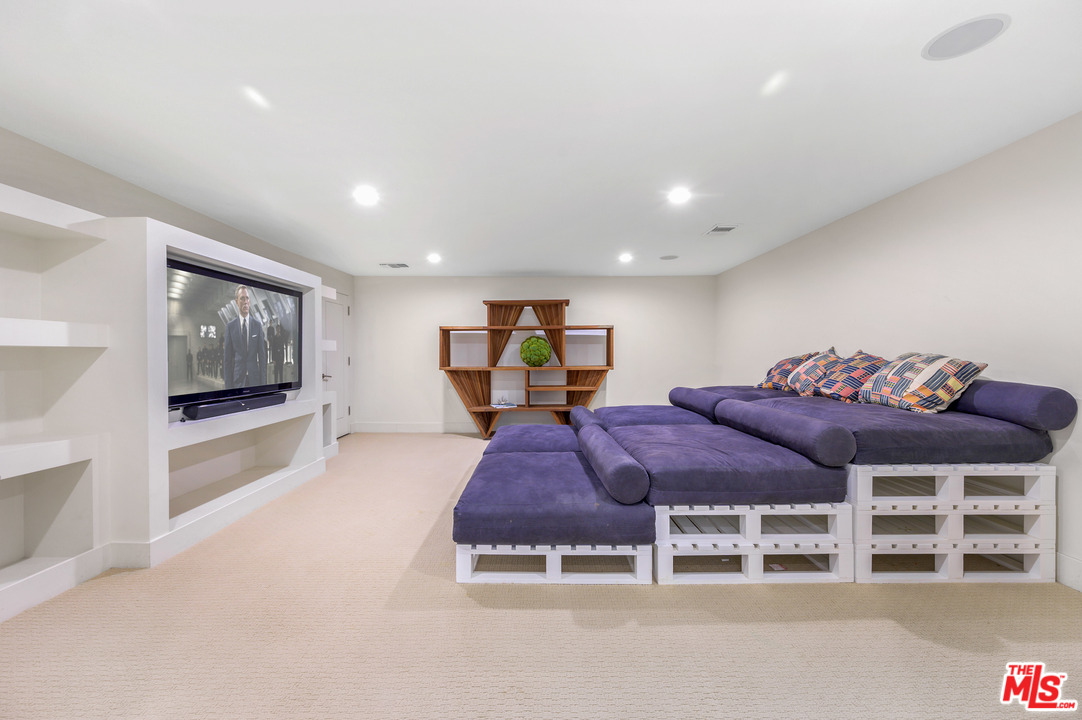 29803 Baden Place Malibu, CA 90265 - Photo 15 of 23