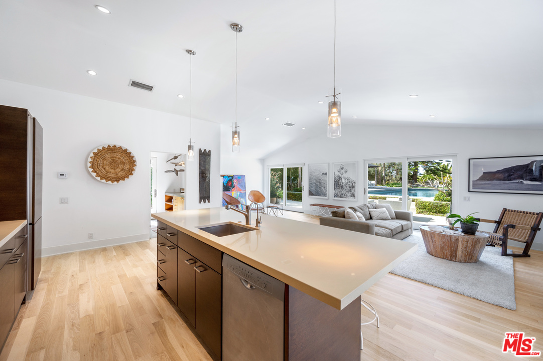 29803 Baden Place Malibu, CA 90265 - Photo 16 of 23