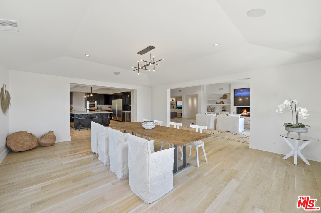 29803 Baden Place Malibu, CA 90265 - Photo 7 of 23