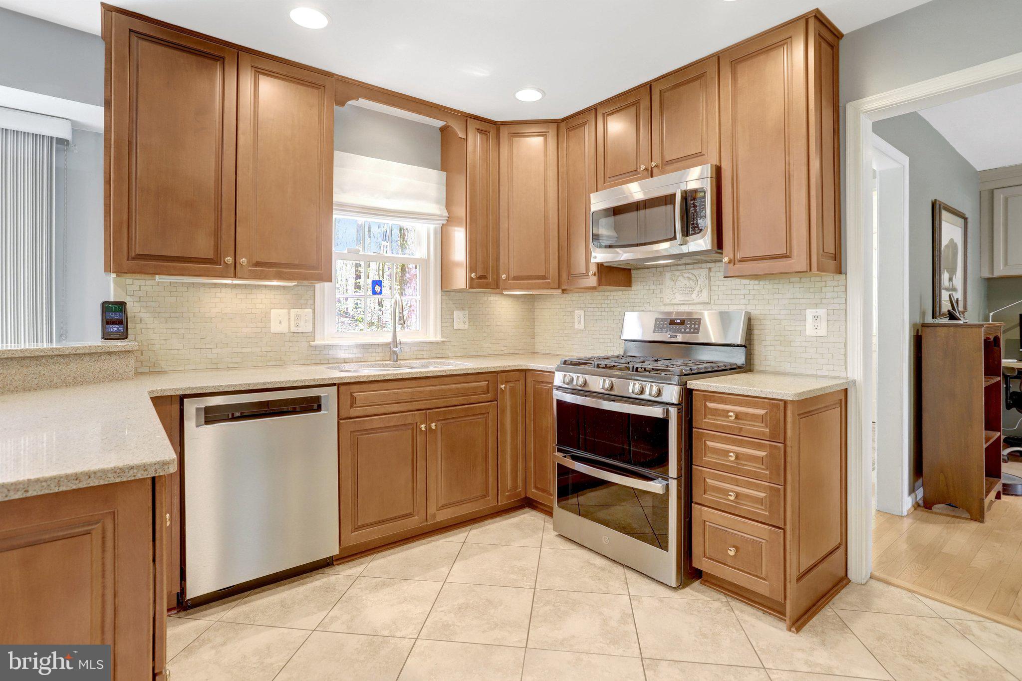8723 Cuttermill Place Springfield, VA 22153 - Photo 9 of 53 Gallery Image 9