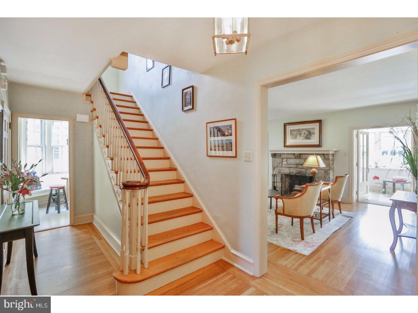 501 Murdoch Road Philadelphia, PA 19119 - Photo 14 of 23 Foyer