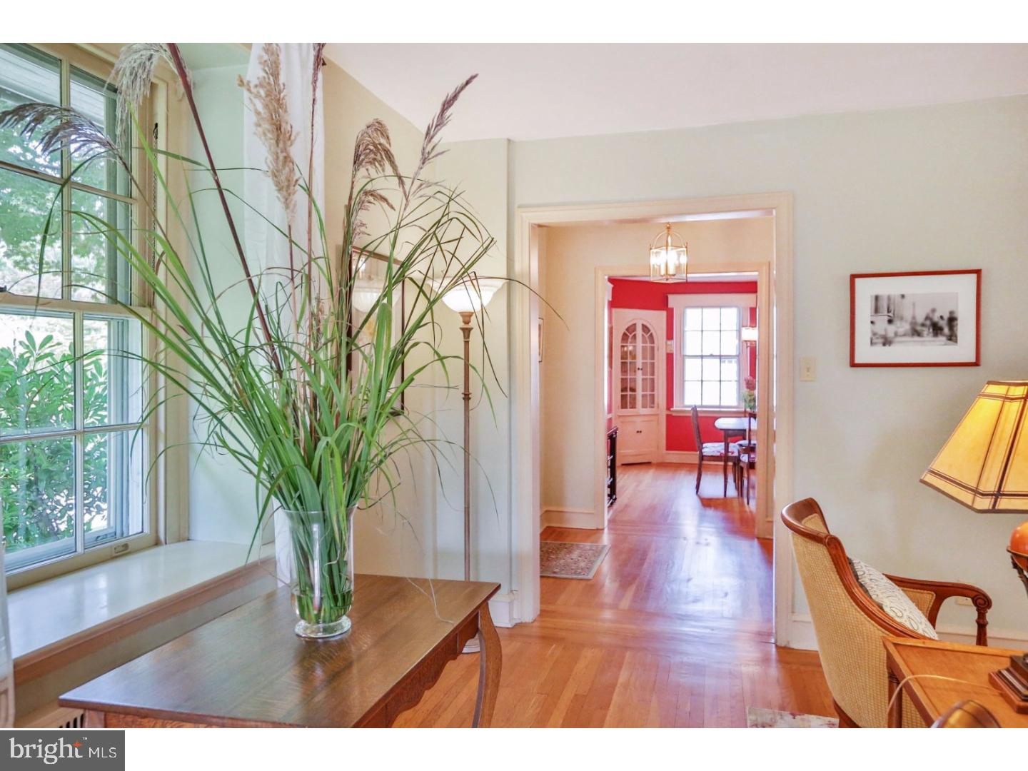 501 Murdoch Road Philadelphia, PA 19119 - Photo 8 of 23 Living Room