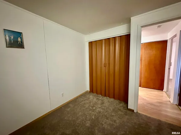 $129,900 | 443 Rusche Street, Creve Coeur, IL 61610