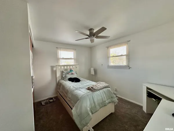 $129,900 | 443 Rusche Street, Creve Coeur, IL 61610