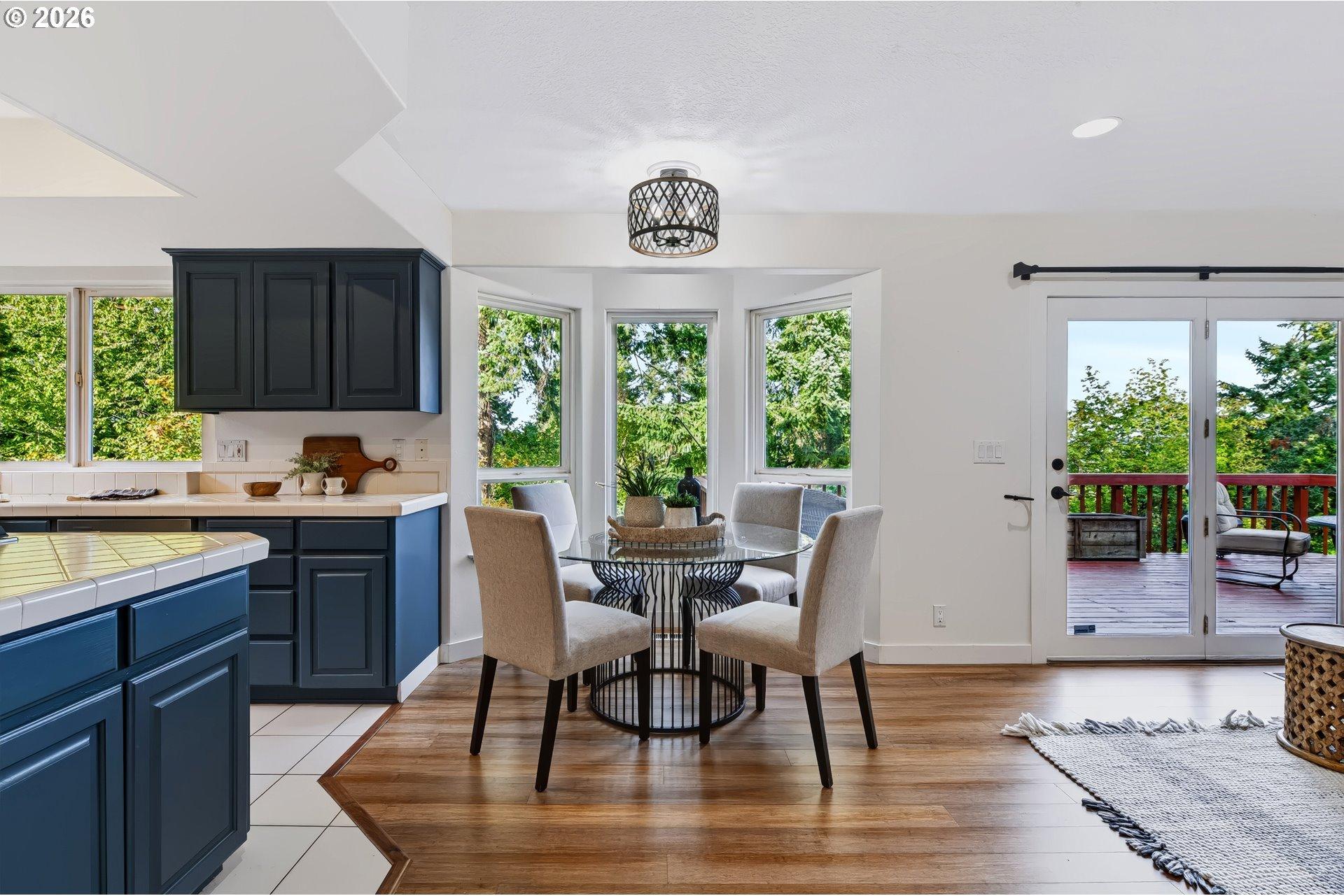 6850 Apollo Road West Linn, OR 97068 - Photo 7 of 44 Breakfast Area