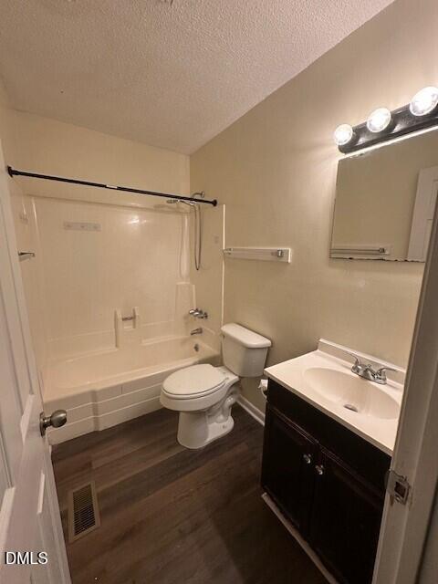 607 Dylan Court Raleigh, NC 27606 - Photo 9 of 12 607 Dylan 8