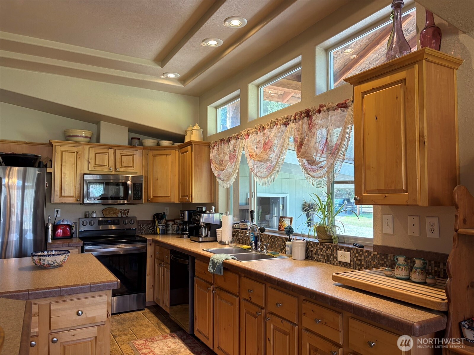 255 Lambert Creek Road Republic, WA 99166 - Photo 4 of 39 Gallery Image 4