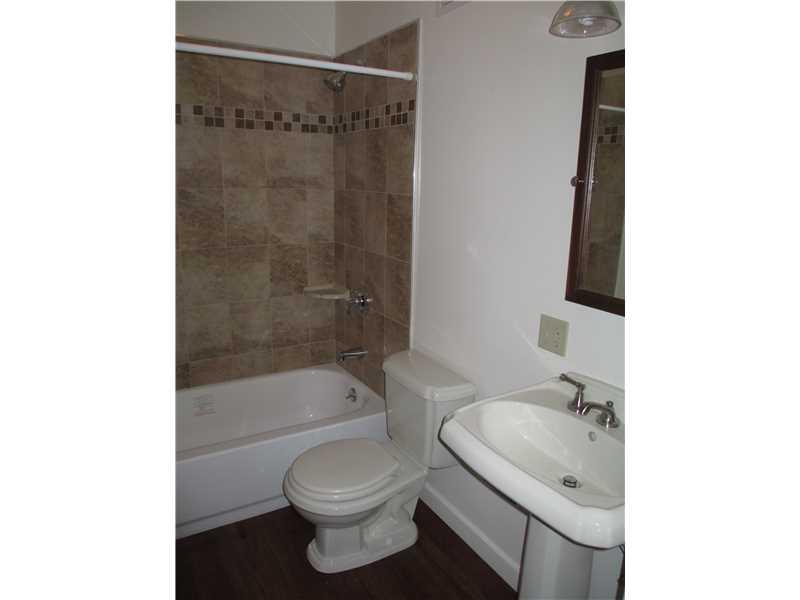 916 1st Street Verona, PA 15147 - Photo 14 of 22 Full Bath. Totally updated full bathroom