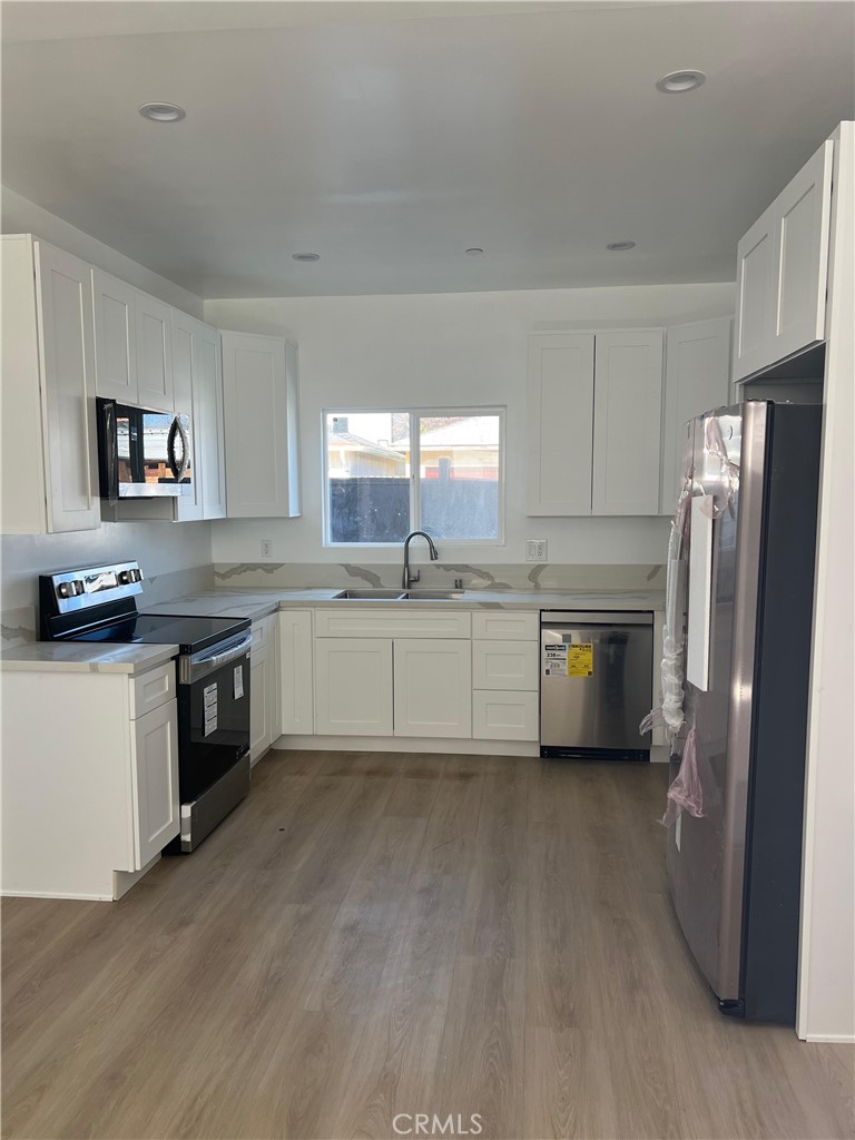 19943 Covello Street Winnetka, CA 91306 - Photo 3 of 4