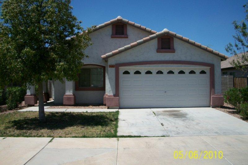 5646 South 11th Street Phoenix, AZ 85040 - Photo 1 of 6 Front View