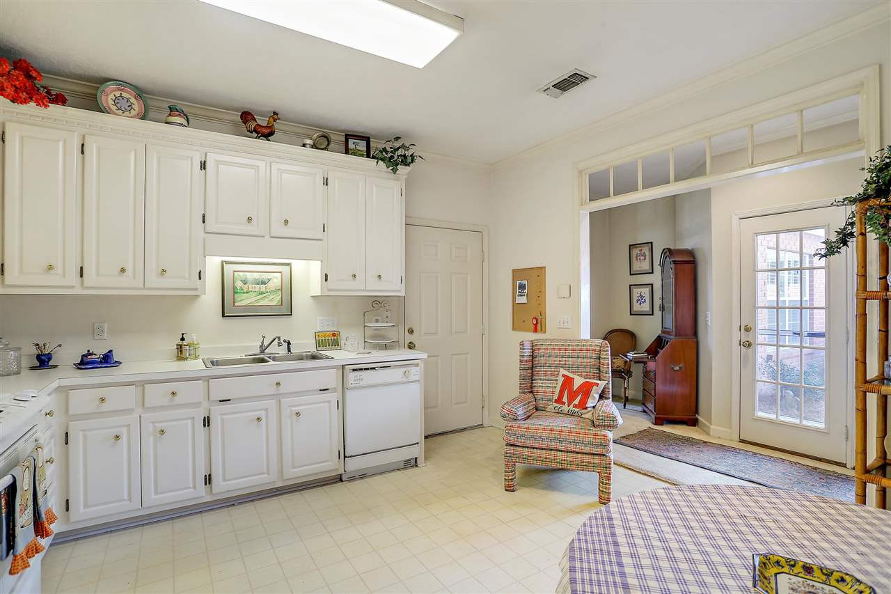 127 Springtree Drive Brandon, MS 39042 - Photo 14 of 35 Photo 15