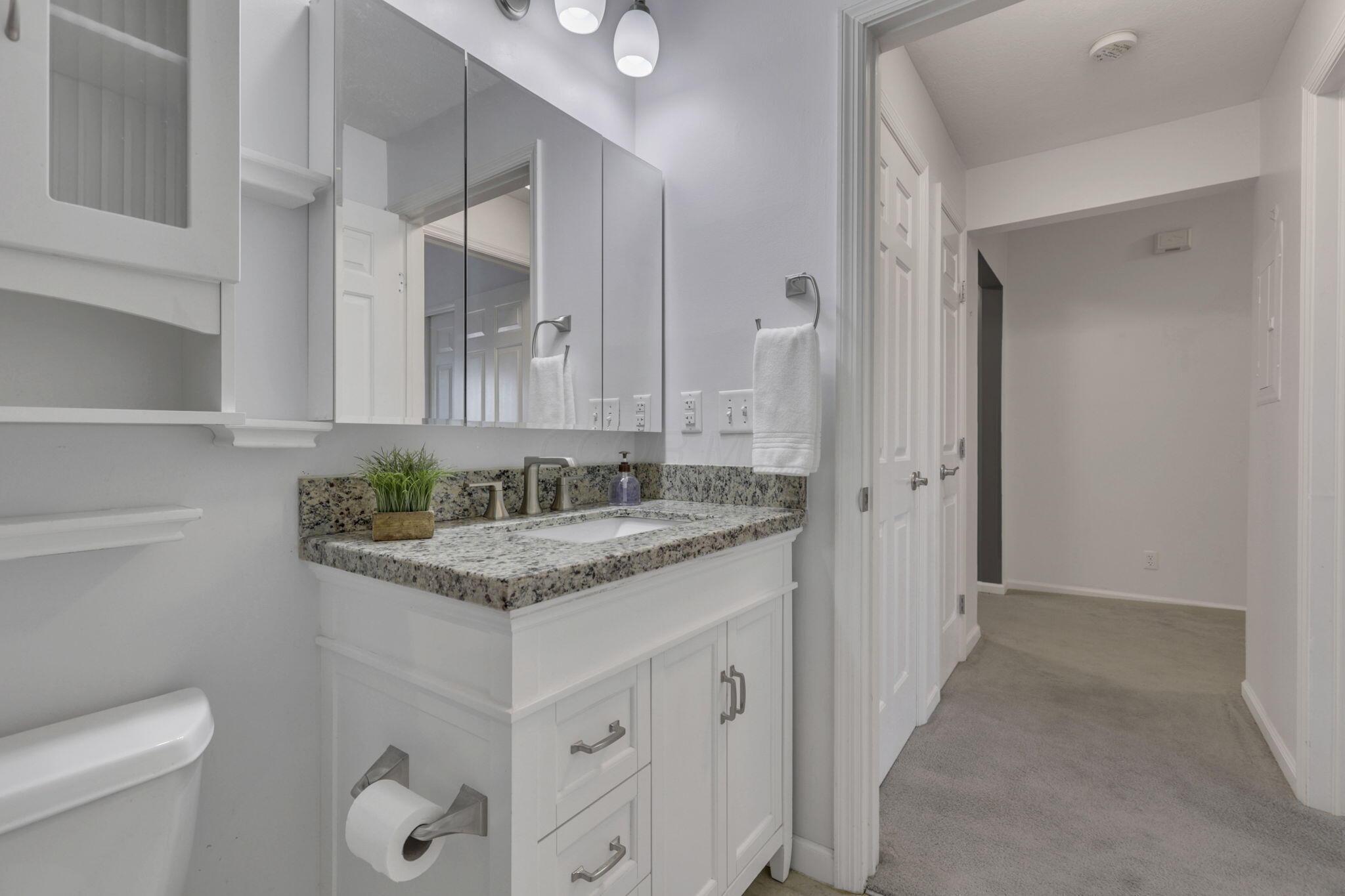4401 Hunts Landing Road, Unit 202 Hebron, OH 43025 - Photo 24 of 76 Full Bathroom