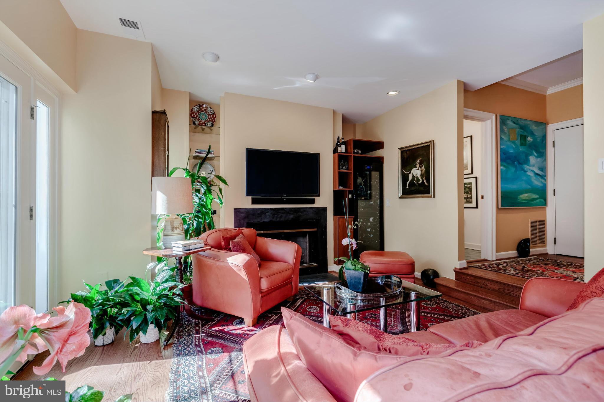 3728 Military Road Northwest Washington, DC 20015 - Photo 6 of 23 Family Room