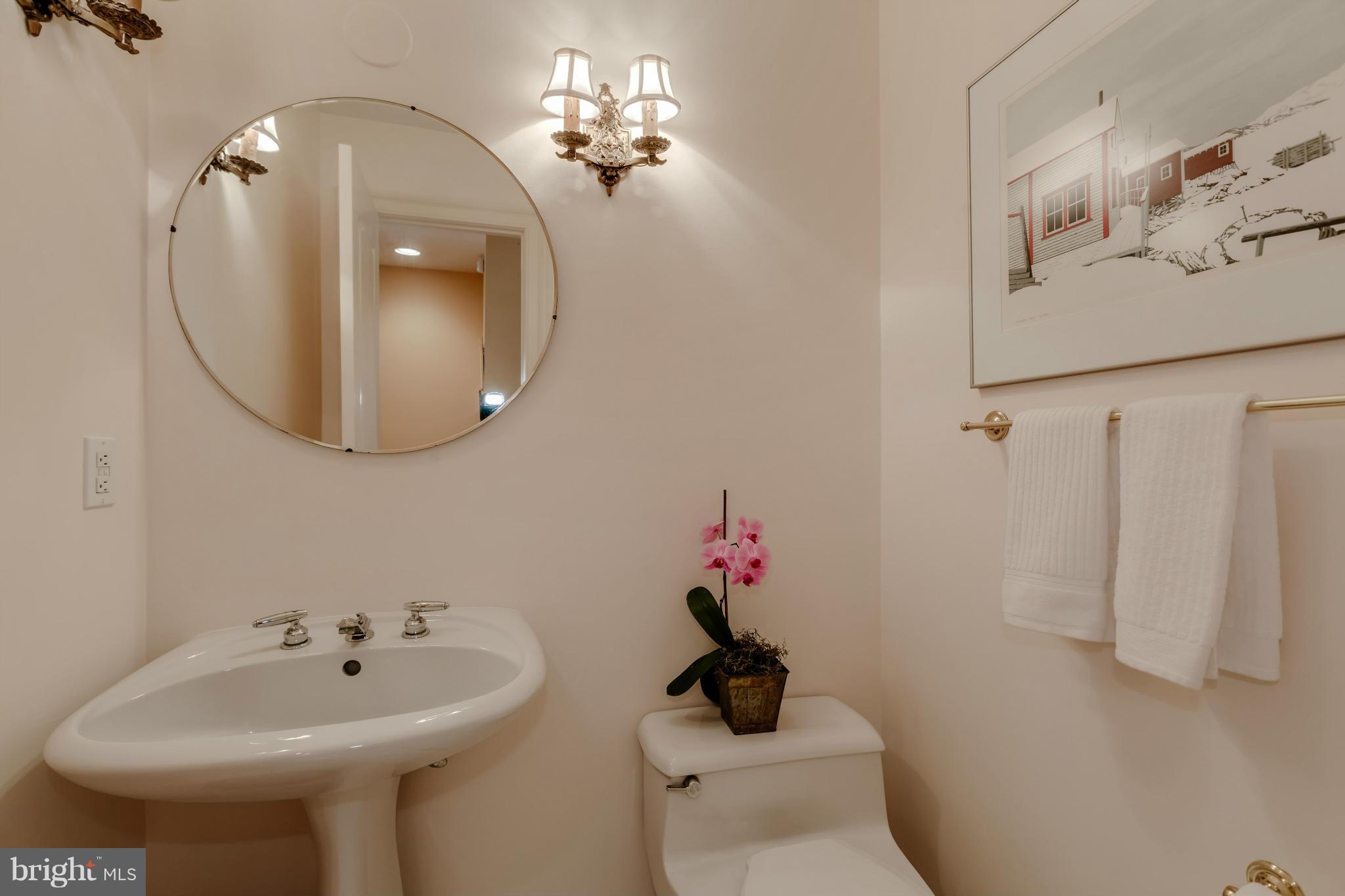 3728 Military Road Northwest Washington, DC 20015 - Photo 9 of 23 Bath