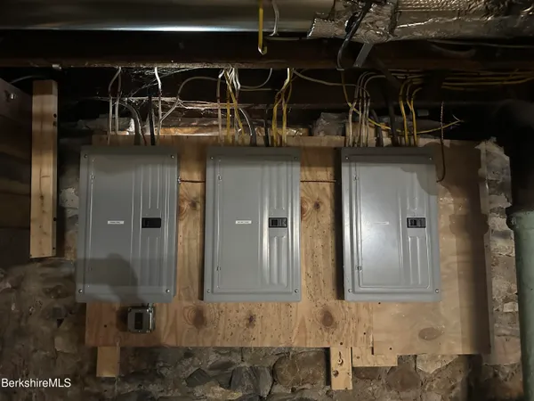 $279,900 | 84 Washington Avenue, North Adams, MA 01247