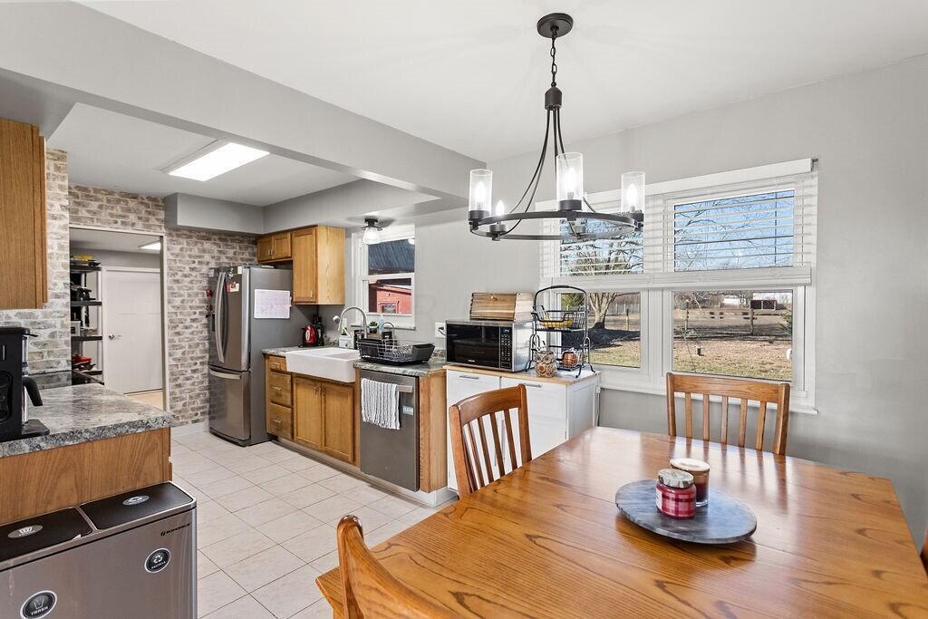 4620 Zuber Road Orient, OH 43146 - Photo 6 of 15 Eat in Kitchen