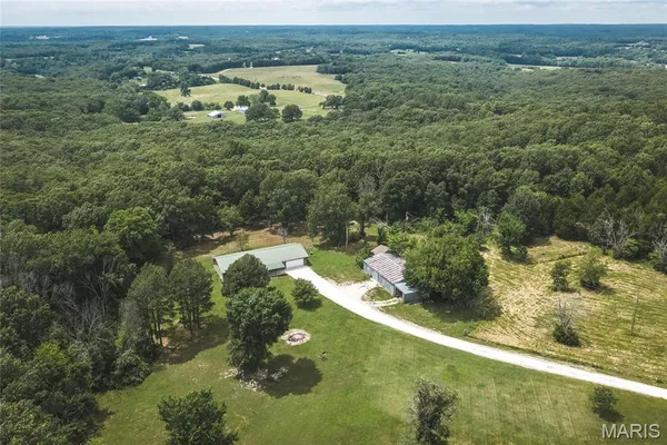 $485,000 | 8107 Highway 185, Leslie, MO 63056