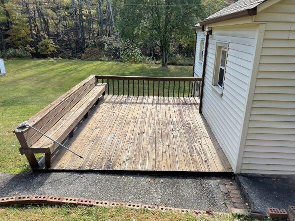 703 Diamond Road Salem, VA 24153 - Photo 4 of 16 Rear Deck