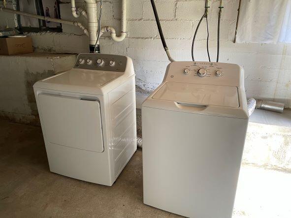 703 Diamond Road Salem, VA 24153 - Photo 6 of 16 Laundry