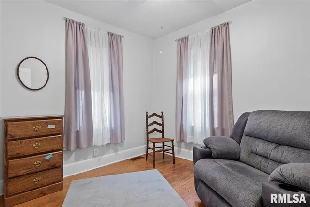 $142,500 | 121 City Place, Jacksonville, IL 62650