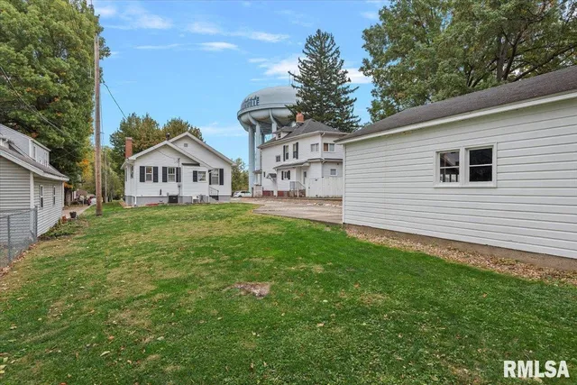 $142,500 | 121 City Place, Jacksonville, IL 62650