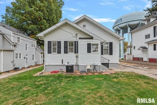 $142,500 | 121 City Place, Jacksonville, IL 62650