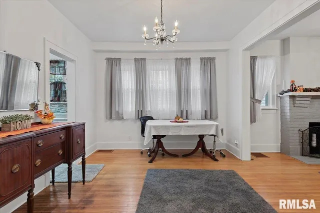 $142,500 | 121 City Place, Jacksonville, IL 62650