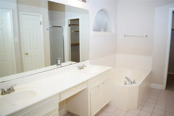 $2,600 | 3810 Newland Drive, Round Rock, TX 78681