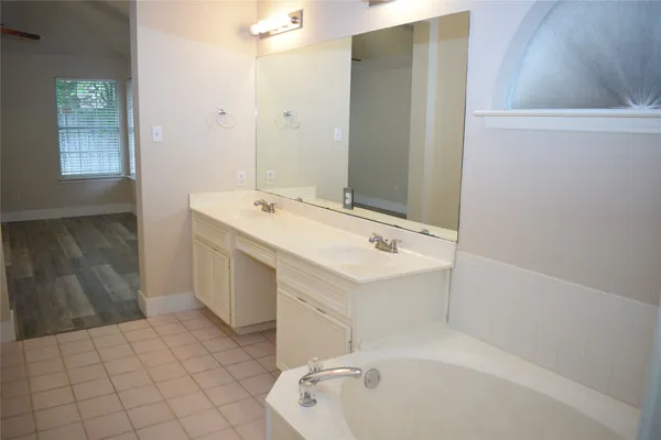 $2,600 | 3810 Newland Drive, Round Rock, TX 78681