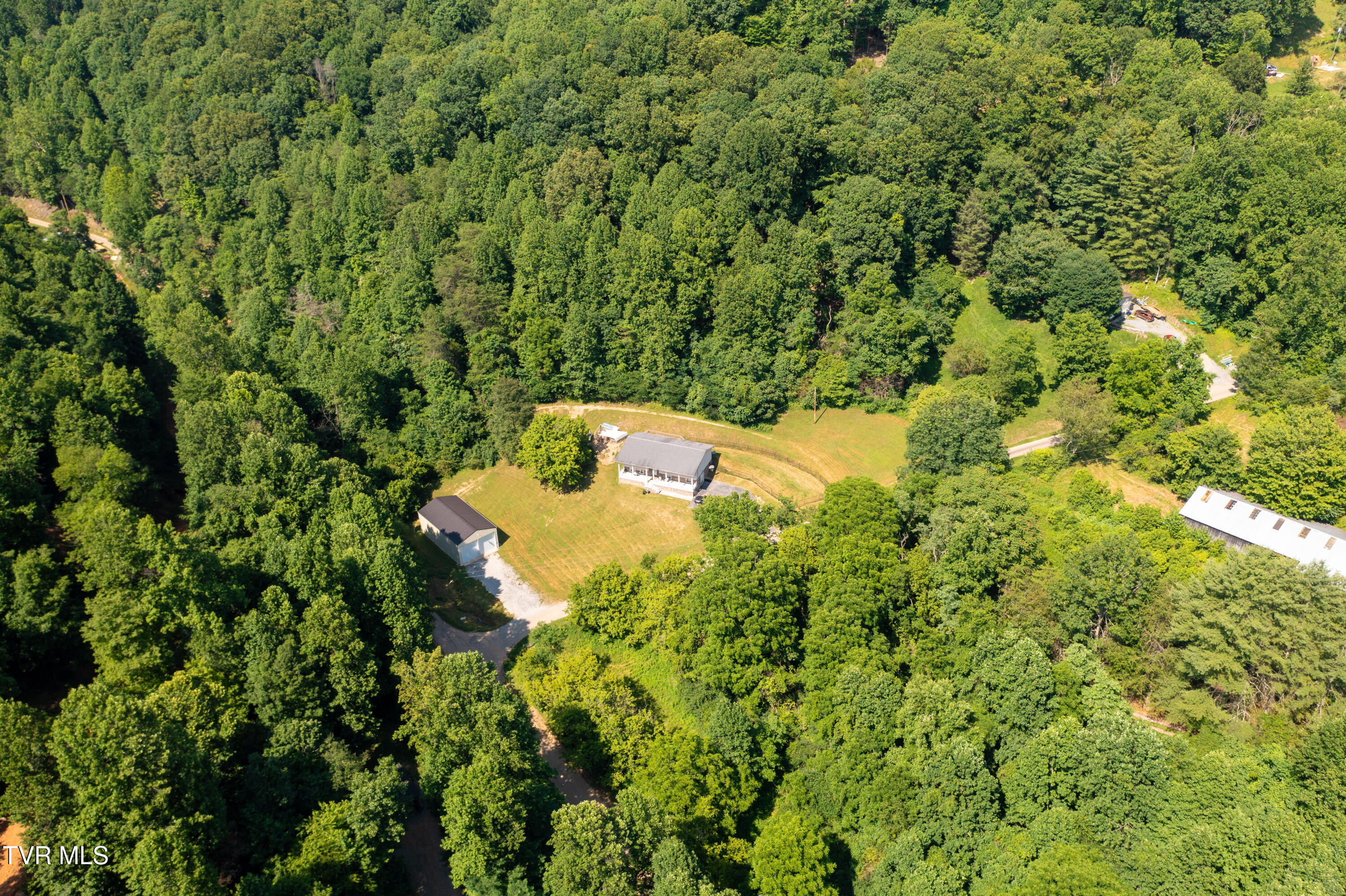 135 Riders Drive Gate City, VA 24251 - Photo 2 of 34 Rider Dr-13