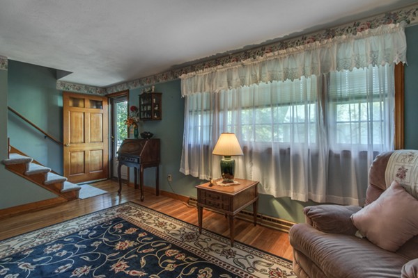 10 Edgewood Road Billerica, MA 01821 - Photo 7 of 30 Gallery Image 7