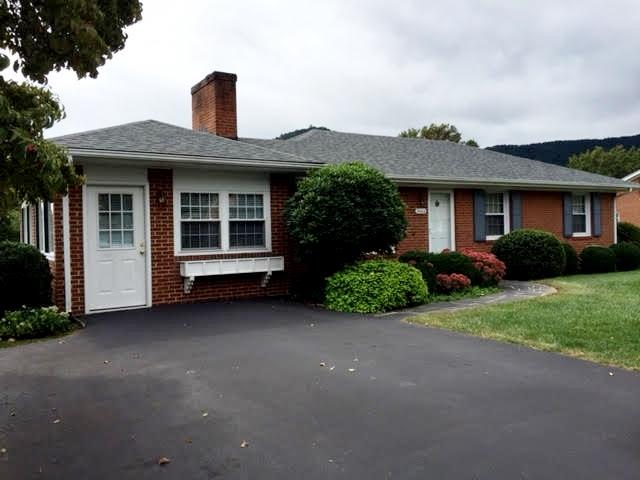 5222 Grandin Rd Extension Roanoke, VA 24018 - Photo 2 of 35 Great curb appeal