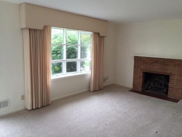 5222 Grandin Rd Extension Roanoke, VA 24018 - Photo 12 of 35 Living Room