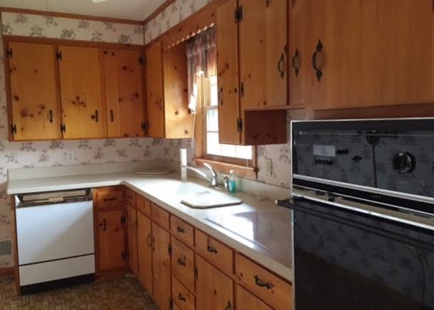 5222 Grandin Rd Extension Roanoke, VA 24018 - Photo 19 of 35 Kitchen