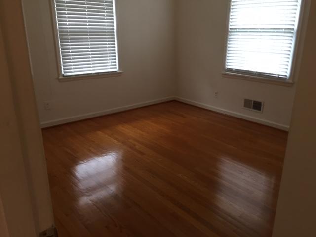 5222 Grandin Rd Extension Roanoke, VA 24018 - Photo 20 of 35 Bedroom 1
