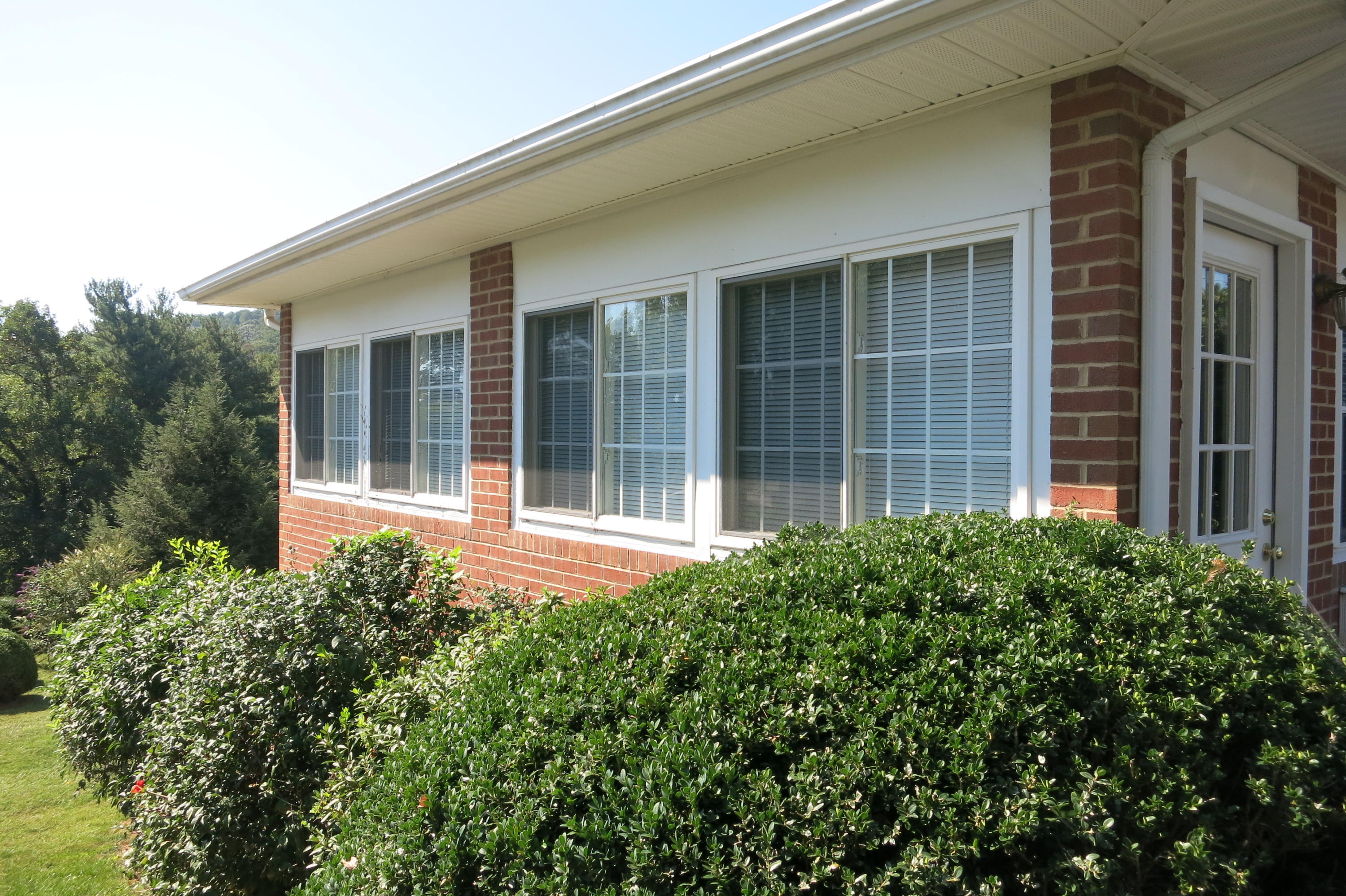 5222 Grandin Rd Extension Roanoke, VA 24018 - Photo 4 of 35 Sunroom