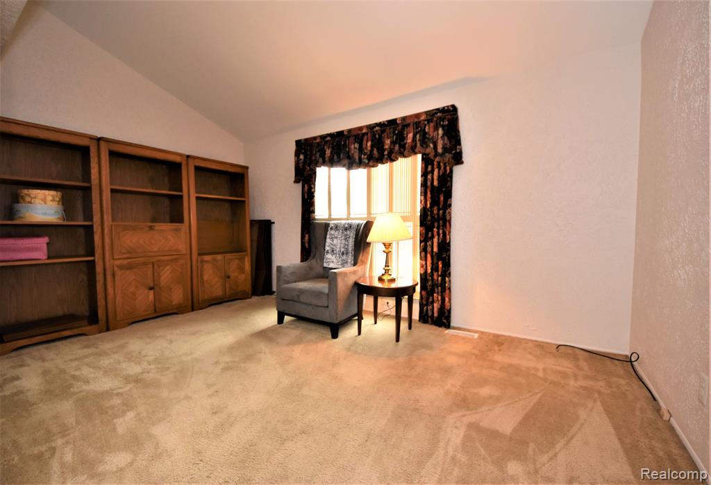 29679 High Valley Road Farmington Hills, MI 48331 - Photo 13 of 31