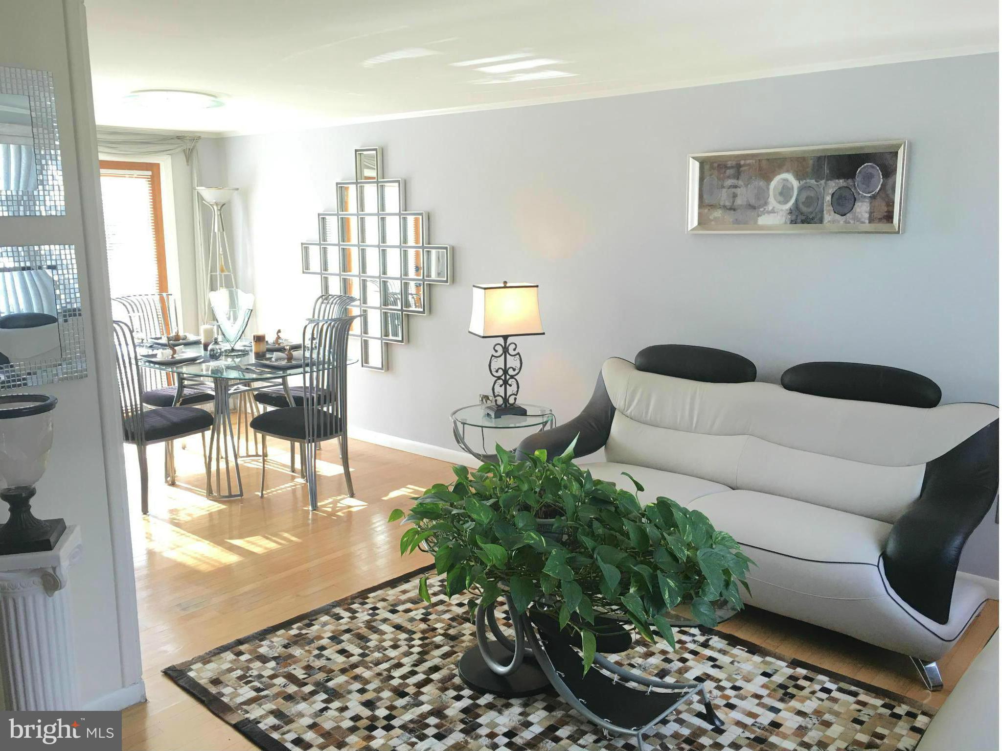 9112 Ridge Drive Fort Washington, MD 20744 - Photo 2 of 18 Living Room