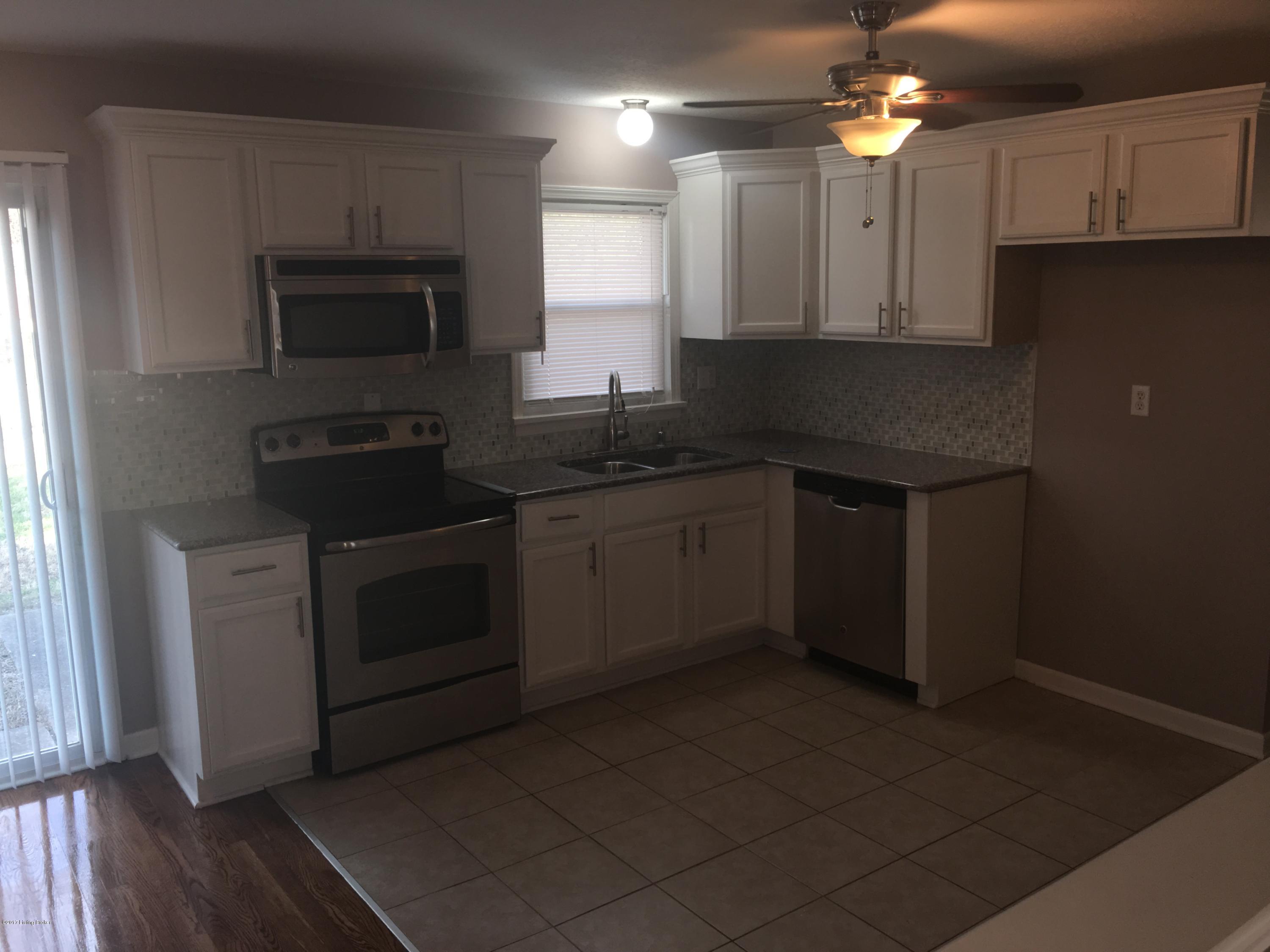 2323 Strotman Road Louisville, KY 40216 - Photo 3 of 14 IMG_2105