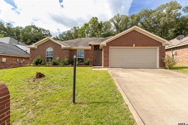 $285,000 | 221 Maggie Circle, Tyler, TX 75703