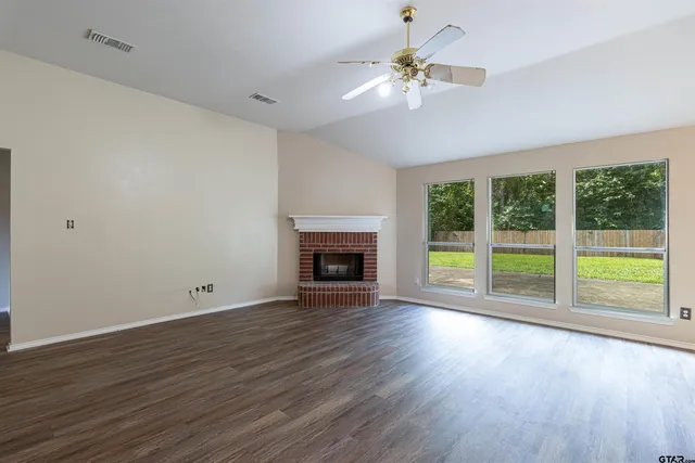 $285,000 | 221 Maggie Circle, Tyler, TX 75703