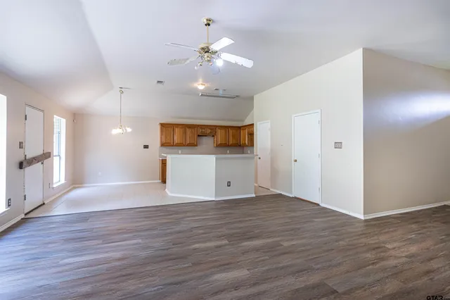 $285,000 | 221 Maggie Circle, Tyler, TX 75703