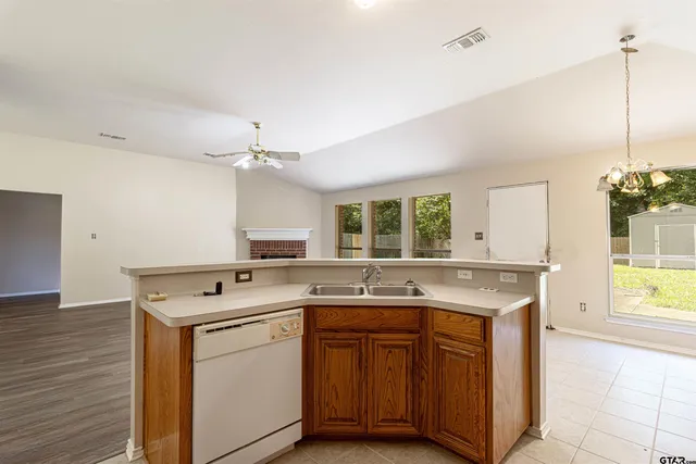 $285,000 | 221 Maggie Circle, Tyler, TX 75703