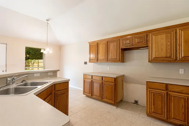 $285,000 | 221 Maggie Circle, Tyler, TX 75703