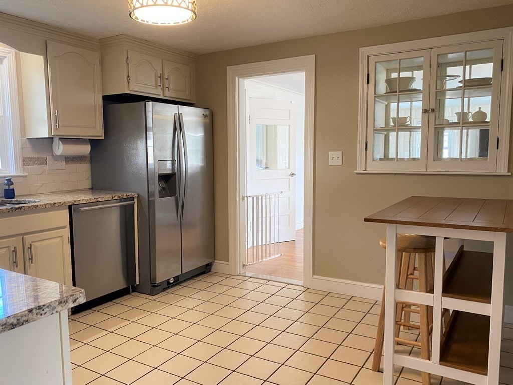 58 St Anne Road Weymouth, MA 02189 - Photo 12 of 38 Gallery Image 12