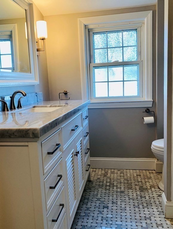 58 St Anne Road Weymouth, MA 02189 - Photo 16 of 38 Gallery Image 16