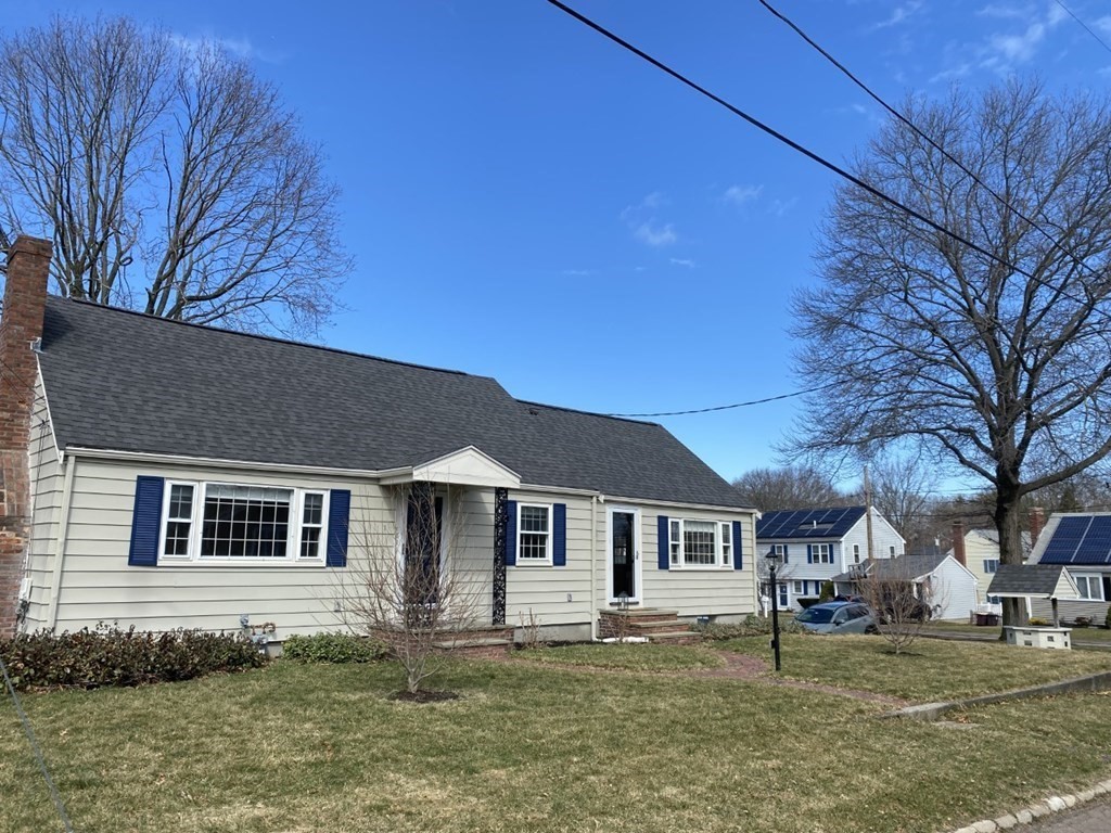 58 St Anne Road Weymouth, MA 02189 - Photo 3 of 38 Gallery Image 3