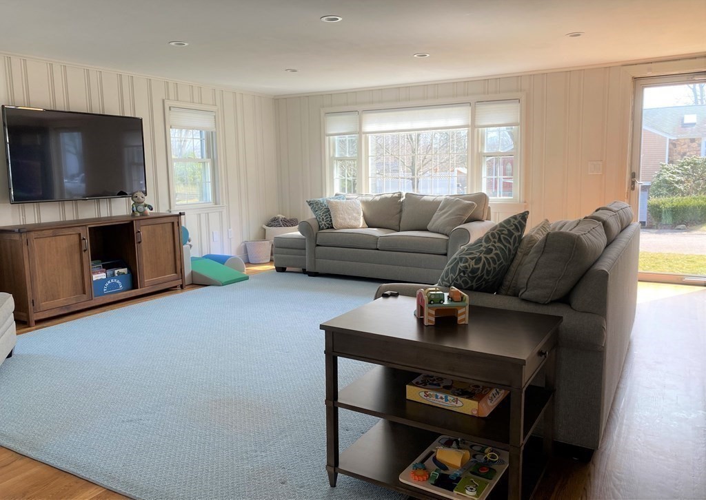 58 St Anne Road Weymouth, MA 02189 - Photo 6 of 38 Gallery Image 6