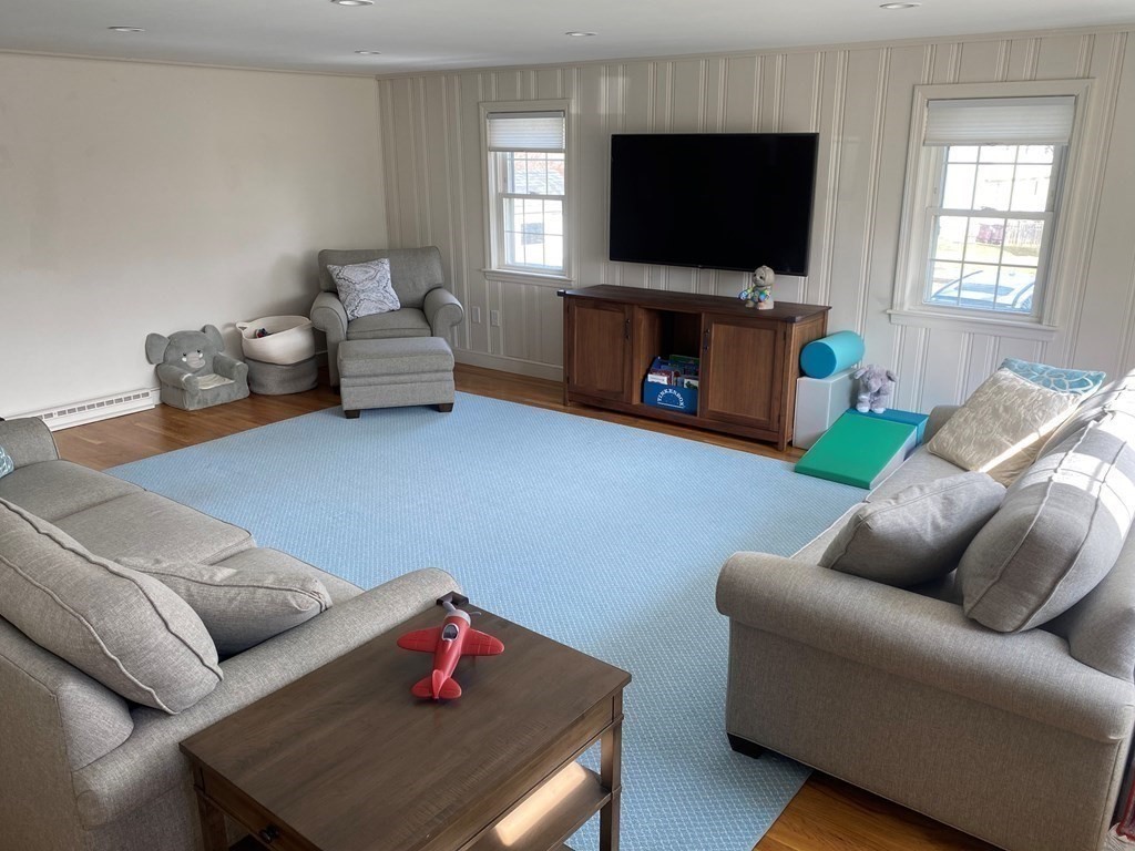 58 St Anne Road Weymouth, MA 02189 - Photo 7 of 38 Gallery Image 7