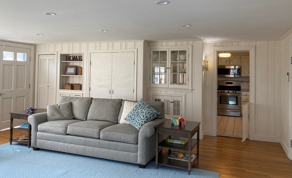 58 St Anne Road Weymouth, MA 02189 - Photo 9 of 38 Gallery Image 9